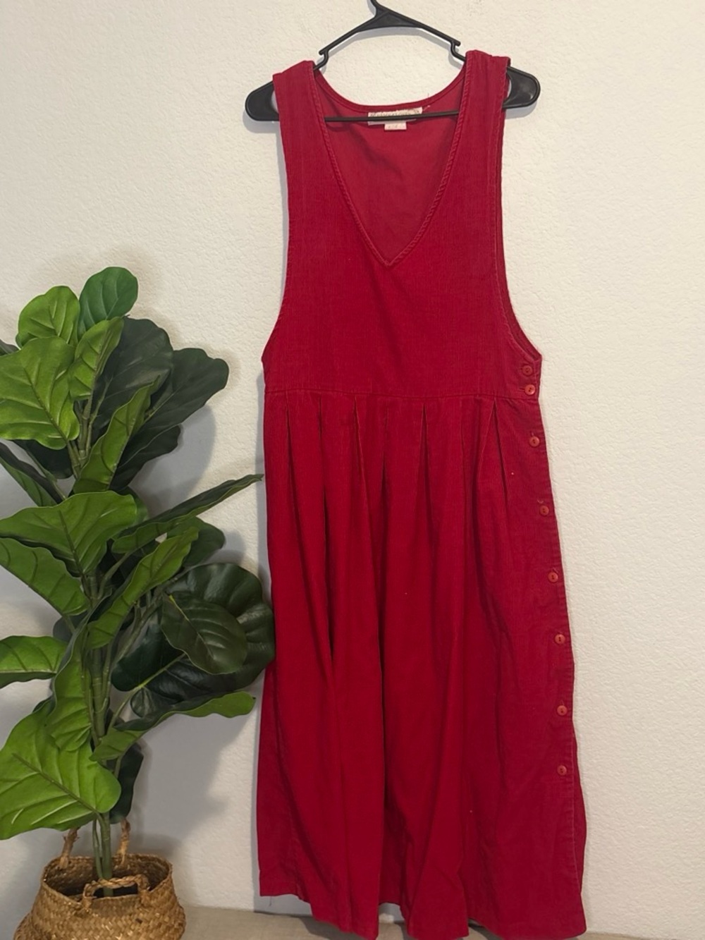 Vintage red corduroy vneck jumper with button detail Small